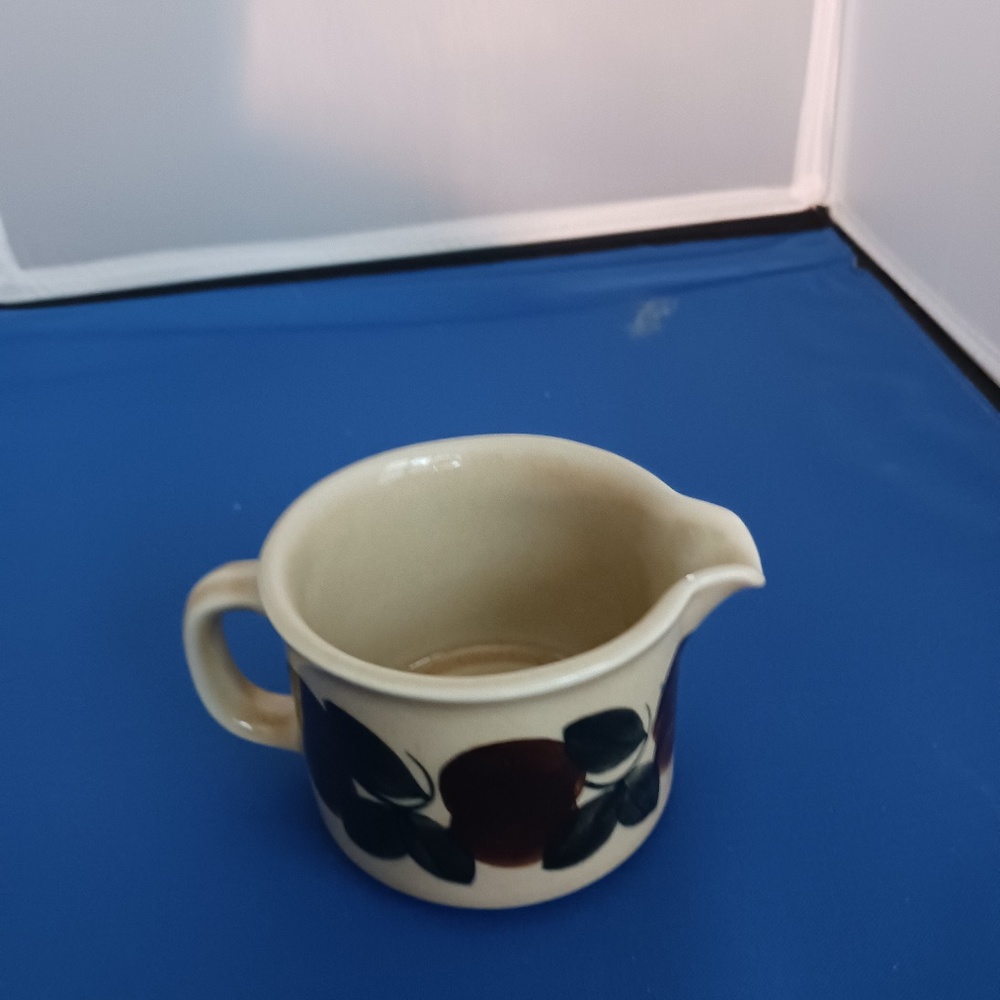 ceramic creamer made by Arabia